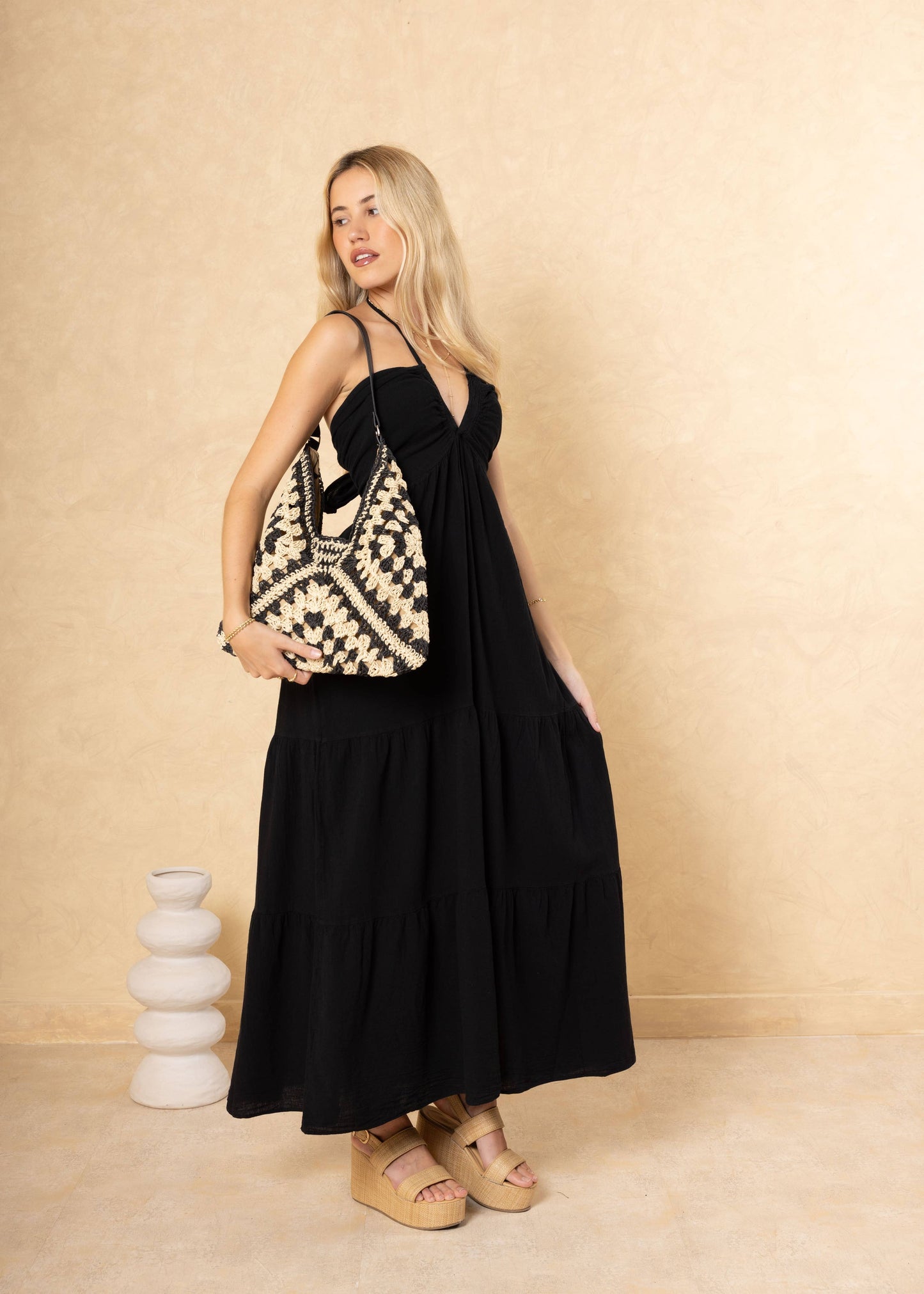 BAG-248031 - Black bag made of natural materials